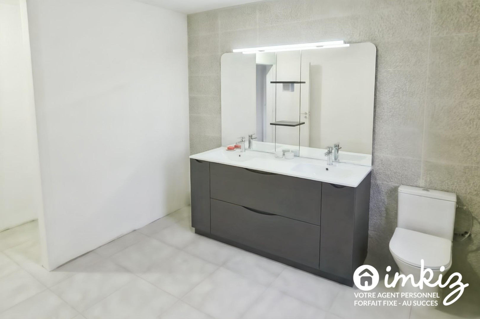 
                                                Vente
                                                 Maison individuelle de plain pied, avec garage