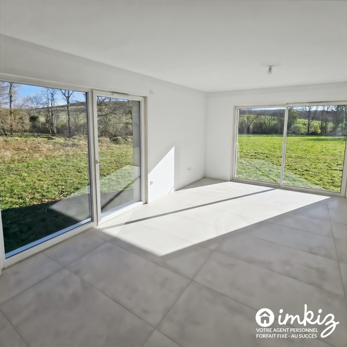 
                                                Vente
                                                 Maison individuelle de plain pied, avec garage