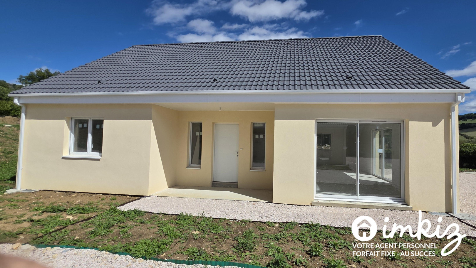 
                                                Vente
                                                 Maison individuelle de plain pied, avec garage