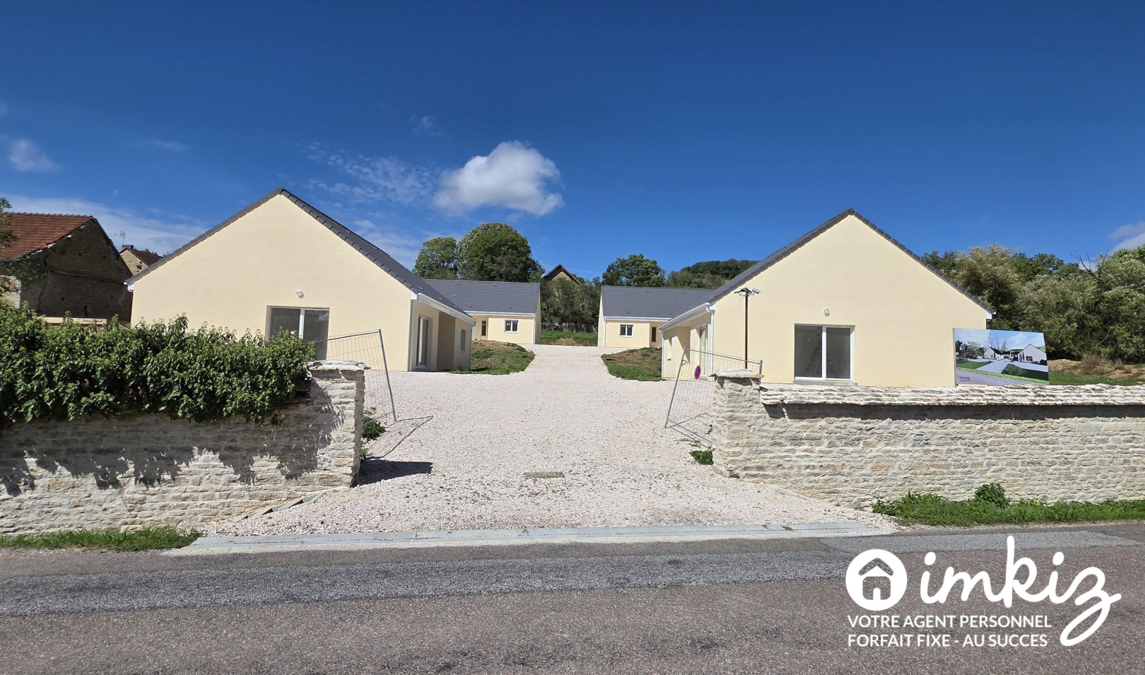 
                                                Vente
                                                 Maison individuelle de plain pied, avec garage