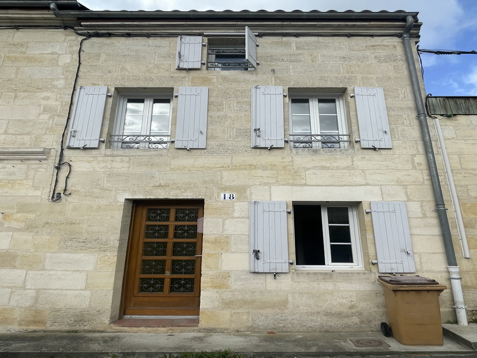 
                                                Location
                                                 Maison individuelle de type 2 - Guitres