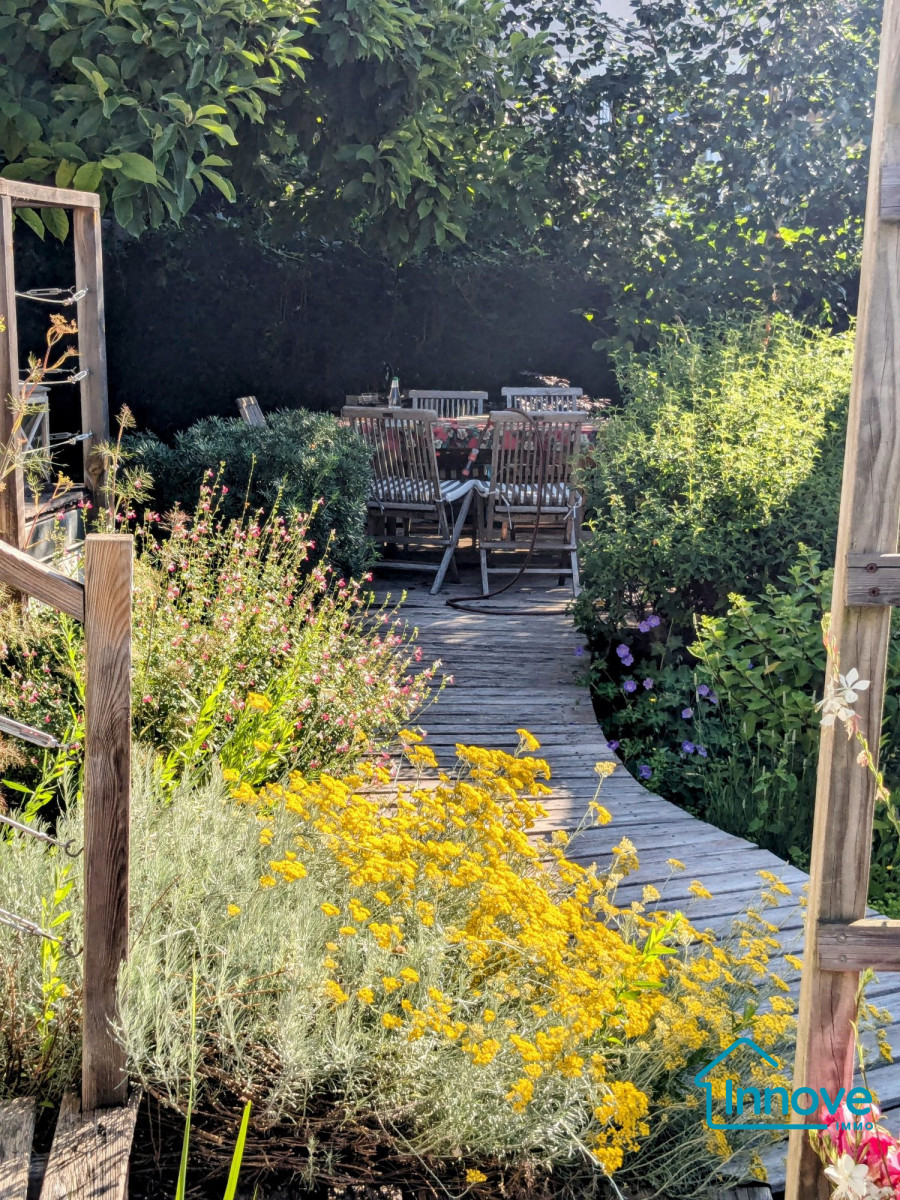 
                                                Vente
                                                 Maison individuelle Dépendance Rive droite