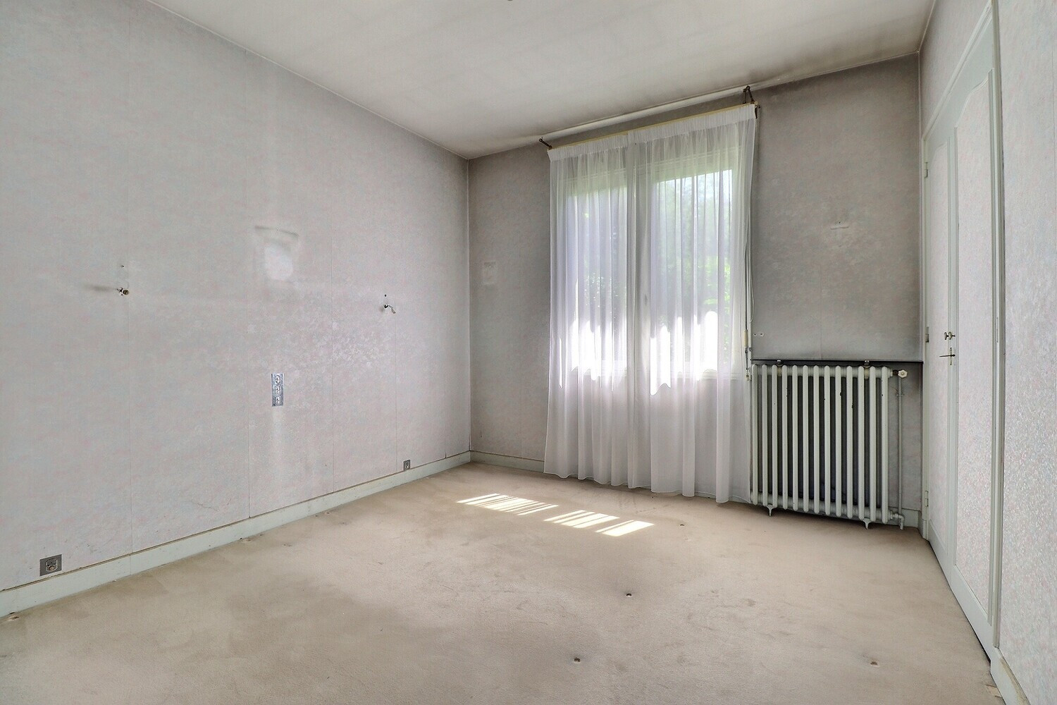 
                                                Vente
                                                 Maison individuelle - Jardin / Terrasse