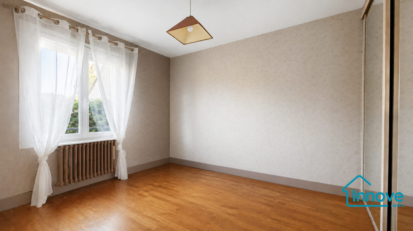 
                                                Vente
                                                 Maison individuelle, Les clayes Ouest
