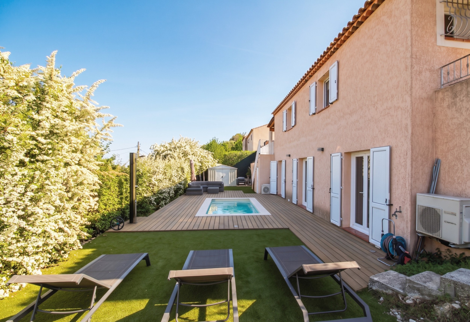 
                                                Vente
                                                 MAISON INDIVIDUELLE RÉCENTE - Secteur SAINT-PIERRE DE FÉRIC / COSTIÈRES - VUE DÉGAGÉE ET CALME avec PISCINE
