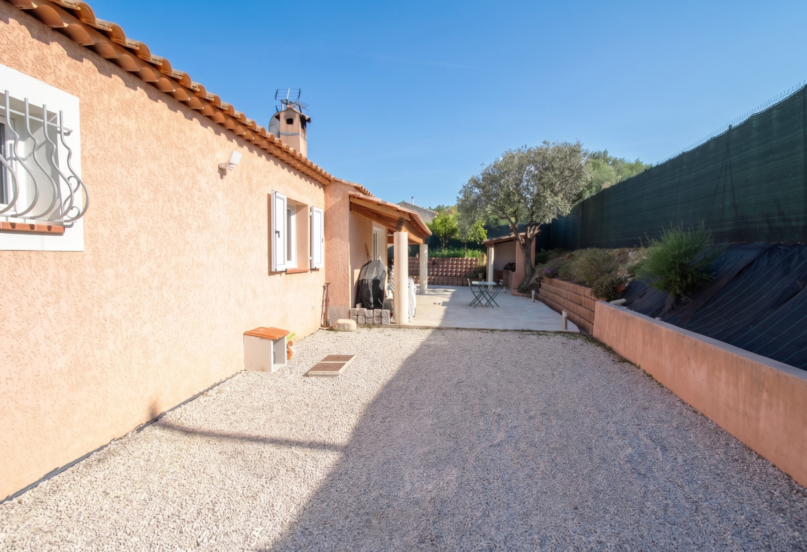 
                                                Vente
                                                 MAISON INDIVIDUELLE RÉCENTE - Secteur SAINT-PIERRE DE FÉRIC / COSTIÈRES - VUE DÉGAGÉE ET CALME avec PISCINE