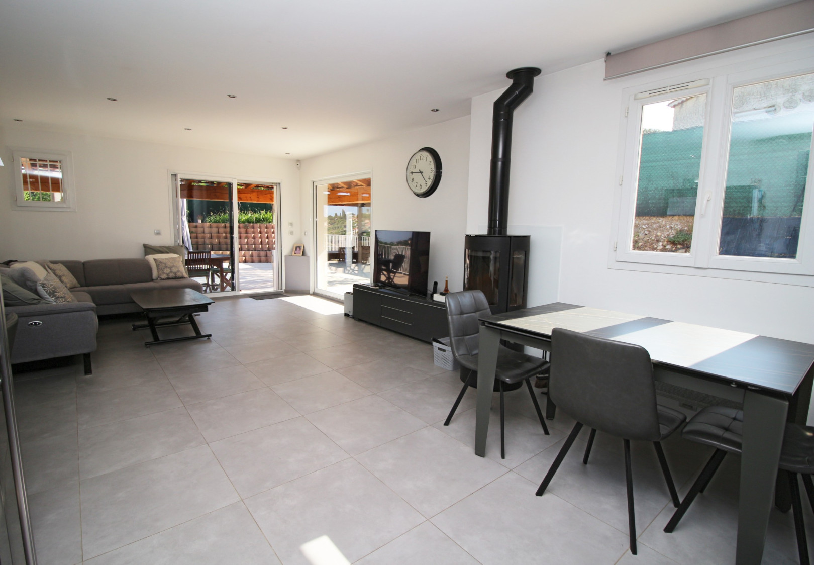
                                                Vente
                                                 MAISON INDIVIDUELLE RÉCENTE - Secteur SAINT-PIERRE DE FÉRIC / COSTIÈRES - VUE DÉGAGÉE ET CALME avec PISCINE