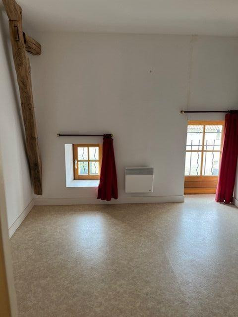 
                                                Location
                                                 Maison individuelle située à 15 km du Futuroscope