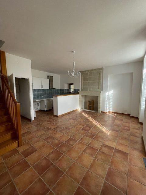 
                                                Location
                                                 Maison individuelle située à 15 km du Futuroscope