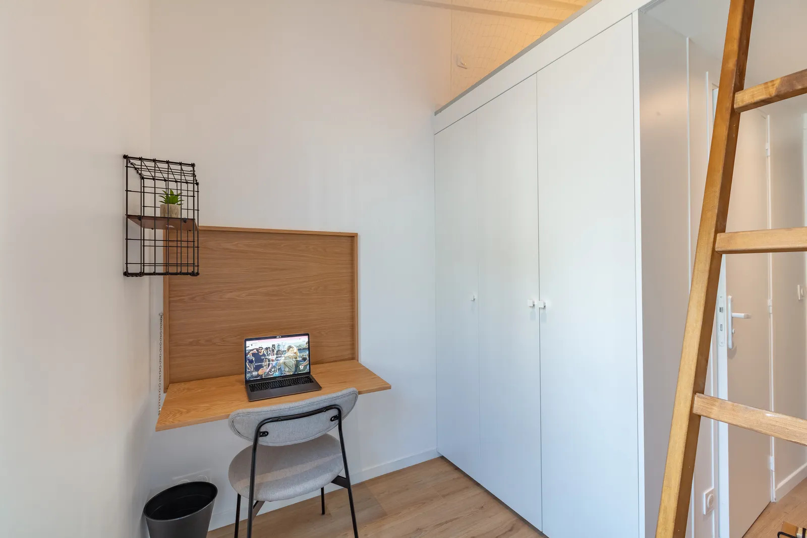 
                                                Colocation
                                                 Maison LA RUCHE - Chambre 9m² - Paris - 1108€/mois CC
