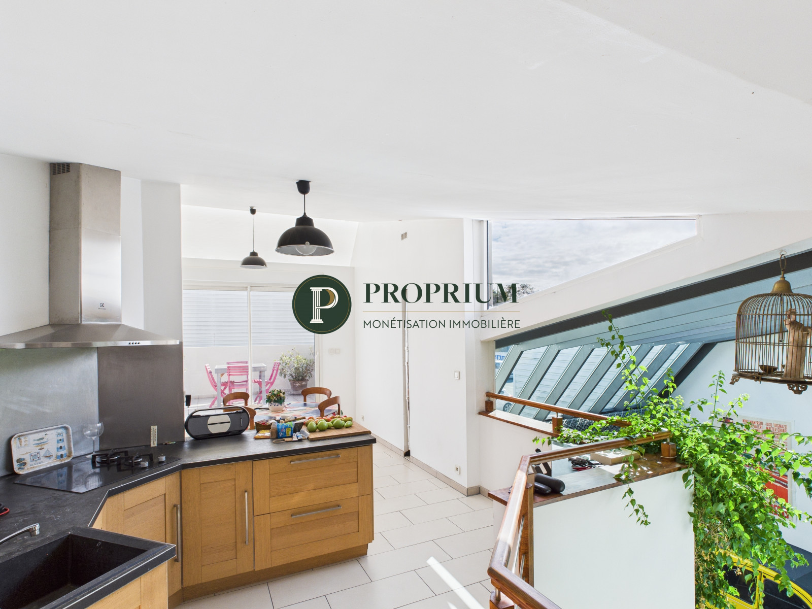 
                                                Vente
                                                 Maison, Loft/Atelier, Local commercial - 795 000 € - Province, 17 - Charente-maritime - La rochelle