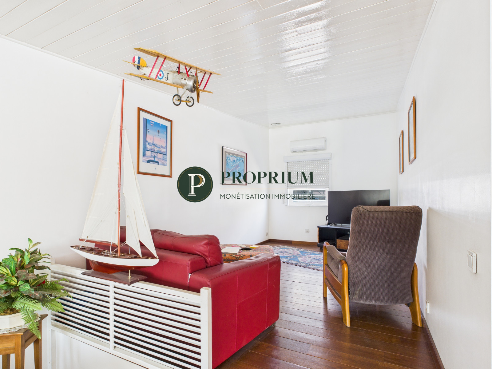 
                                                Vente
                                                 Maison, Loft/Atelier, Local commercial - 795 000 € - Province, 17 - Charente-maritime - La rochelle