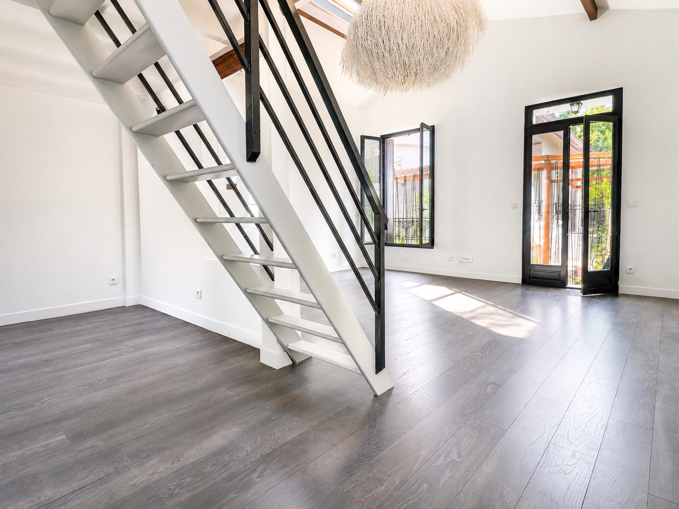 
                                                Vente
                                                 Maison lumineuse 3 pièces avec terrasse