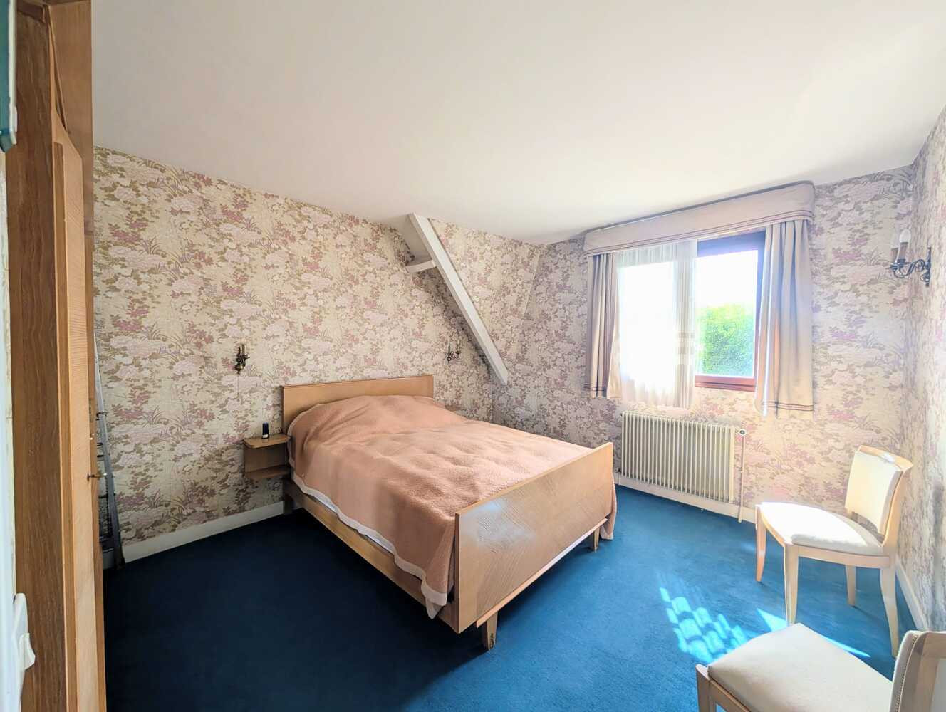 
                                                Vente
                                                 Maison lumineuse à Ormesson à fort potentiel