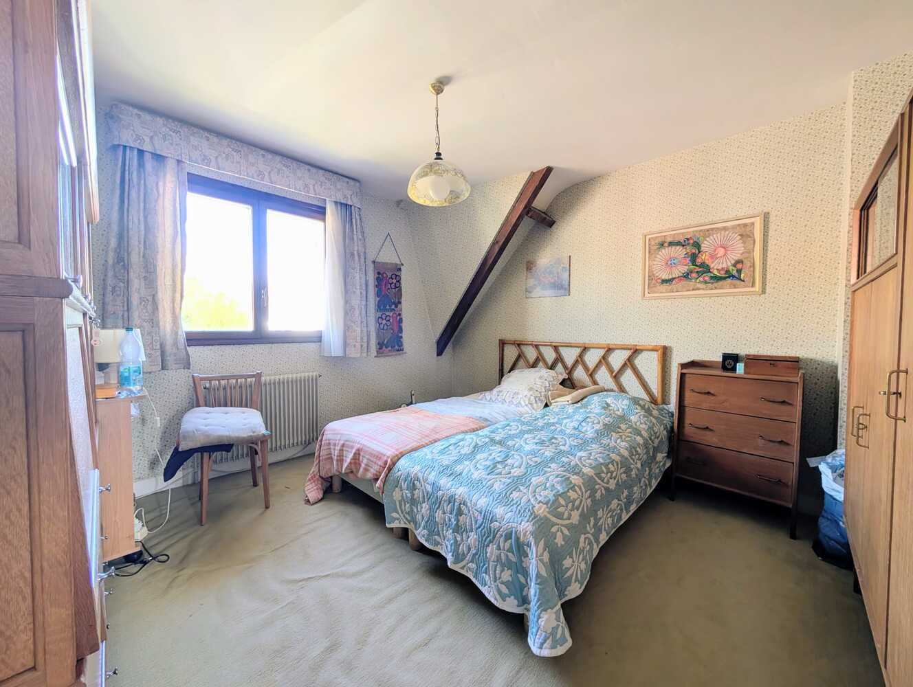 
                                                Vente
                                                 Maison lumineuse à Ormesson à fort potentiel