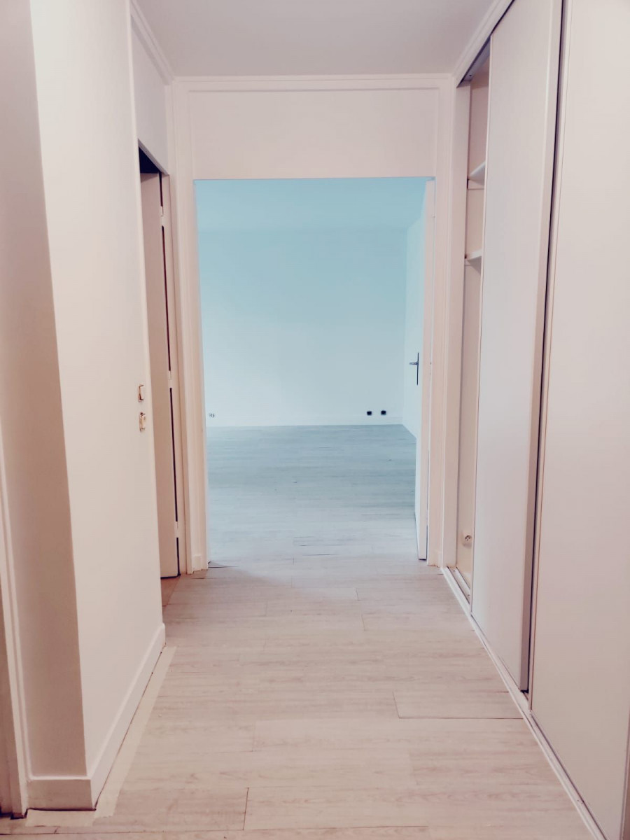 
                                                Location
                                                 Maison lumineuse et soignée (loyer tout inclus)