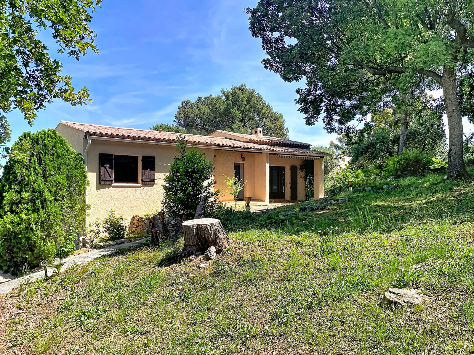 
                                                Vente
                                                 Maison  - Maison individuelle  - 4 pièces  - 145.0 m²