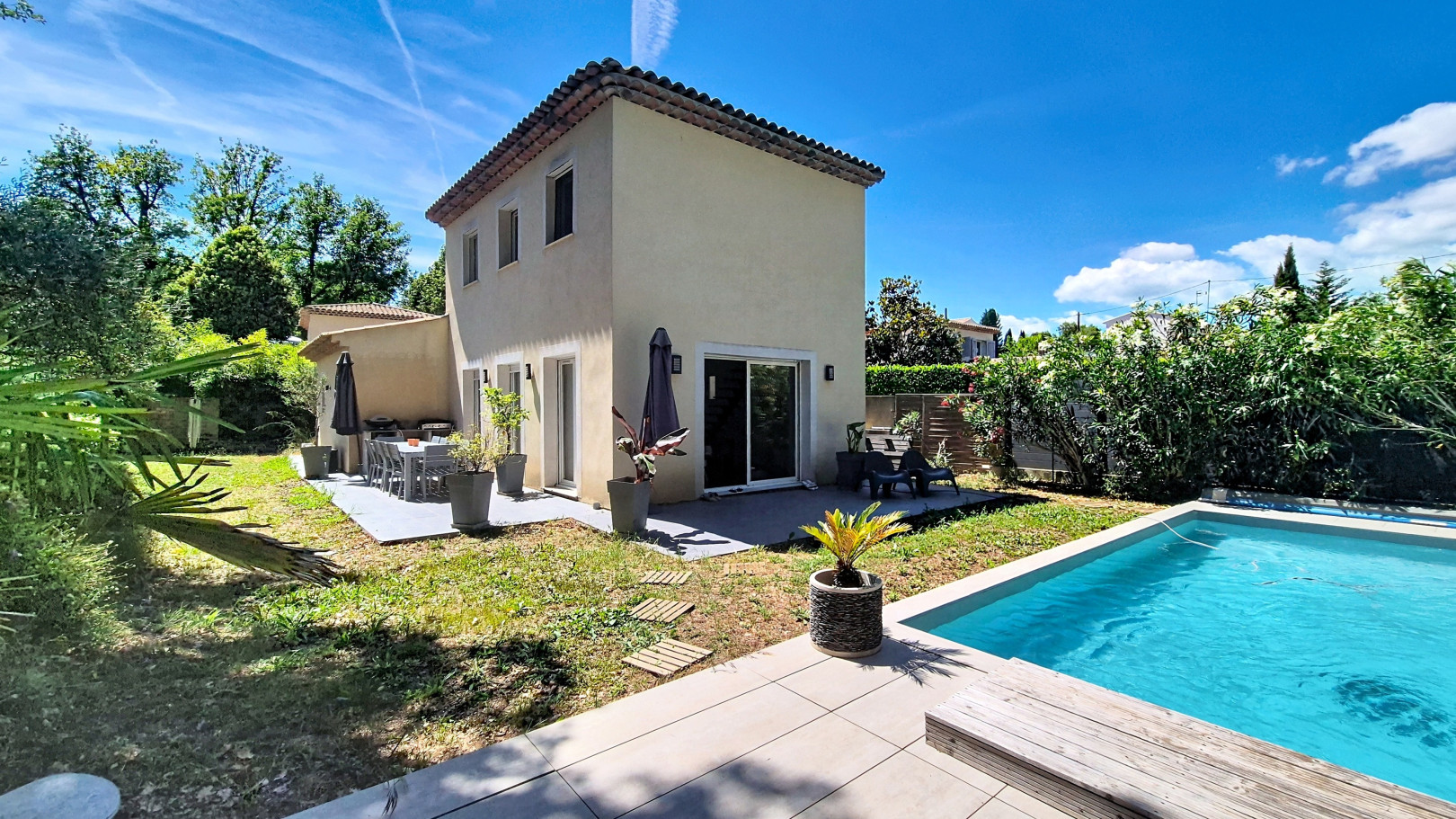 
                                                Vente
                                                 Maison  - Maison individuelle  - 4 pièces  - 84.04 m²