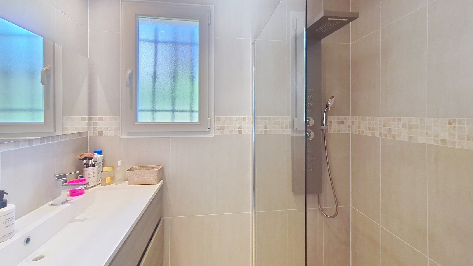 
                                                Vente
                                                 Maison  - Maison individuelle  - 4 pièces  - 84.04 m²