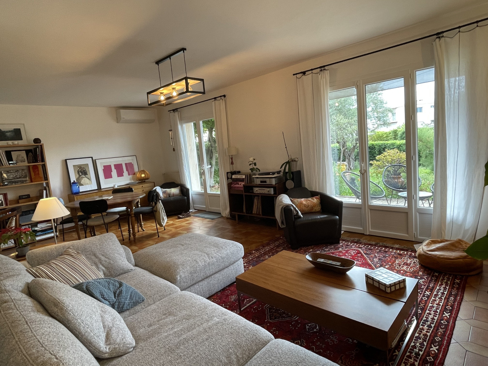 
                                                Location
                                                 Maison  - Maison jumelée  - 5 pièces  - 126.95 m²