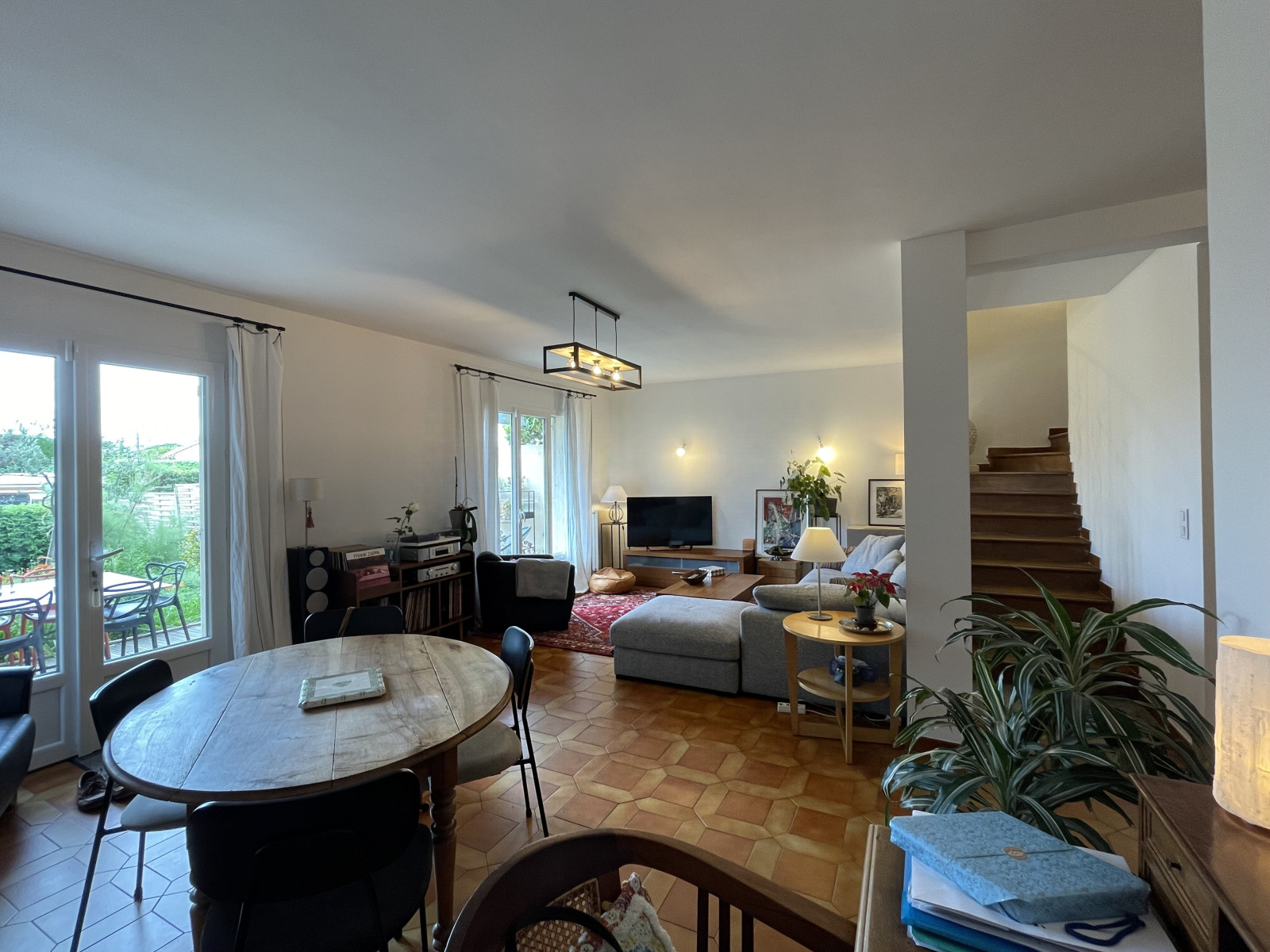
                                                Location
                                                 Maison  - Maison jumelée  - 5 pièces  - 126.95 m²