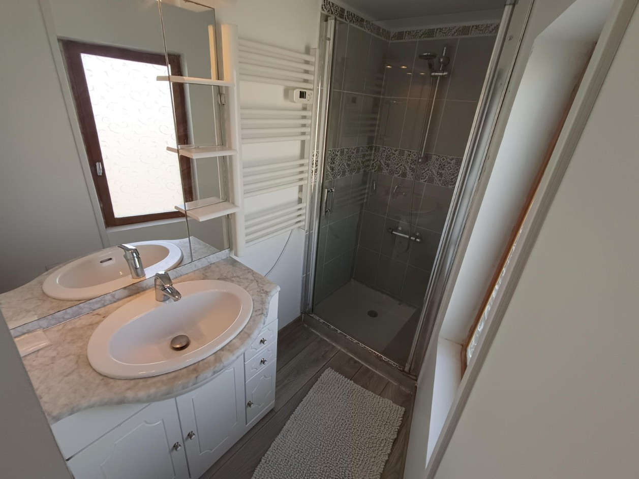 
                                                Location
                                                 Maison meublé 1 chambre et bureau Picquigny