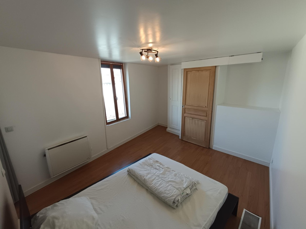 
                                                Location
                                                 Maison meublé 1 chambre et bureau Picquigny