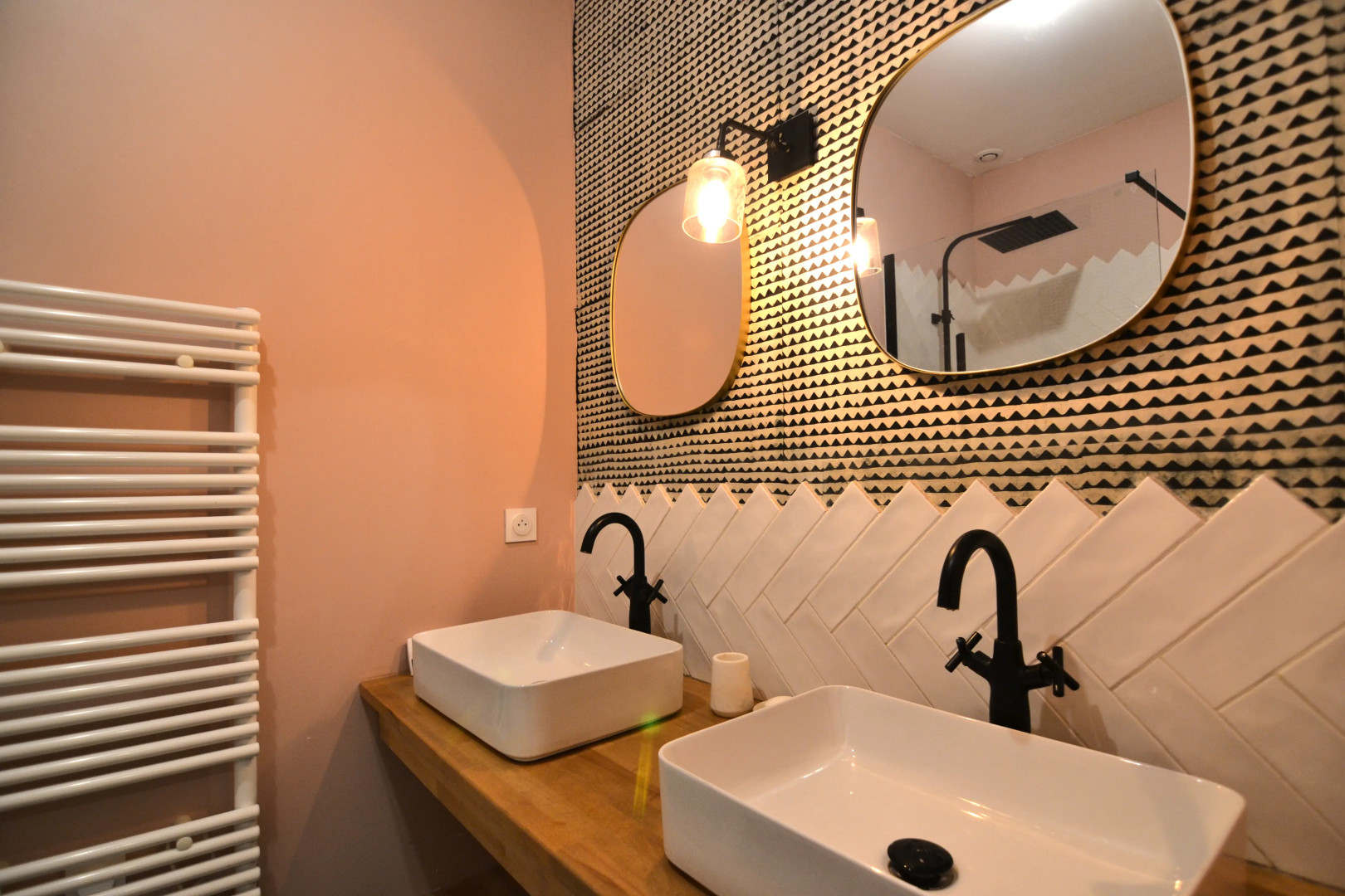 
                                                Location
                                                 Maison meublé T3 82m² à Paillet