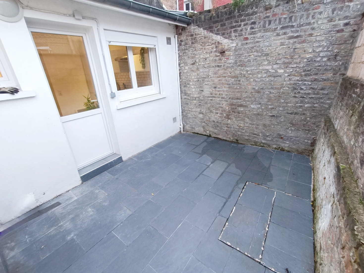 
                                                Location
                                                 Maison meublée 2 chambres avec cour