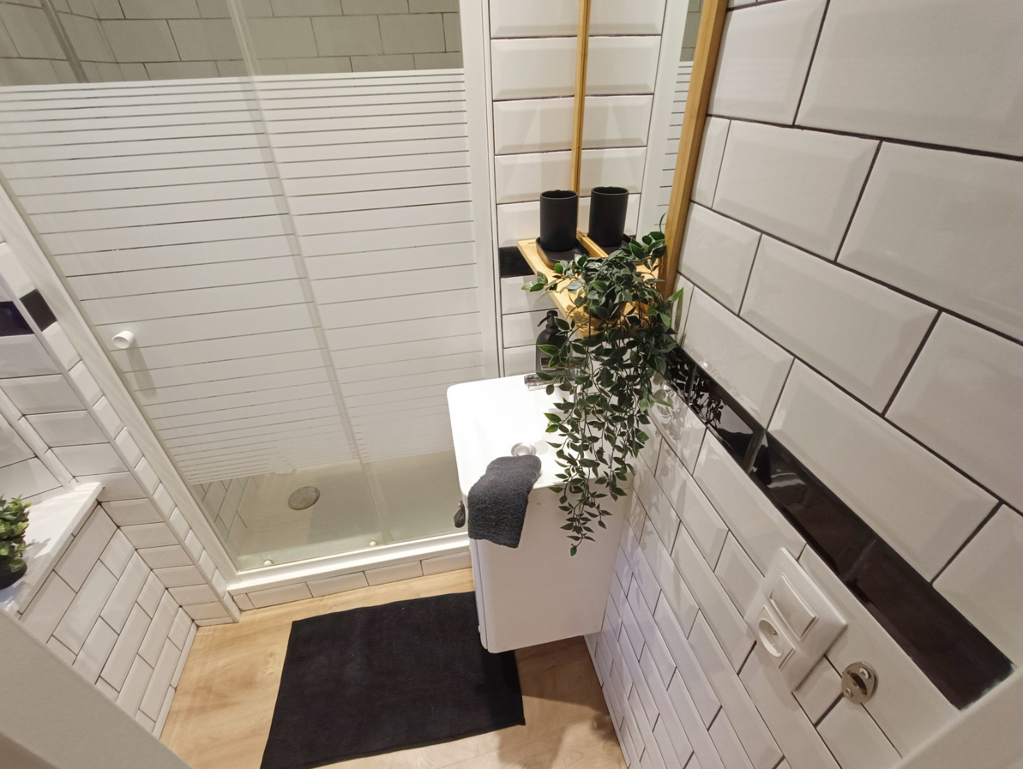 
                                                Location
                                                 Maison meublée 2 chambres avec cour