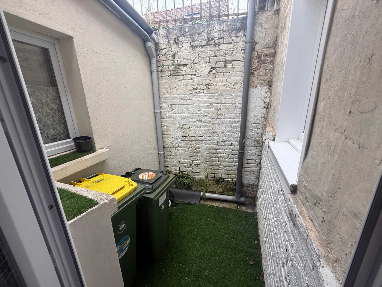 
                                                Location
                                                 Maison meublée 2 chambres et cour