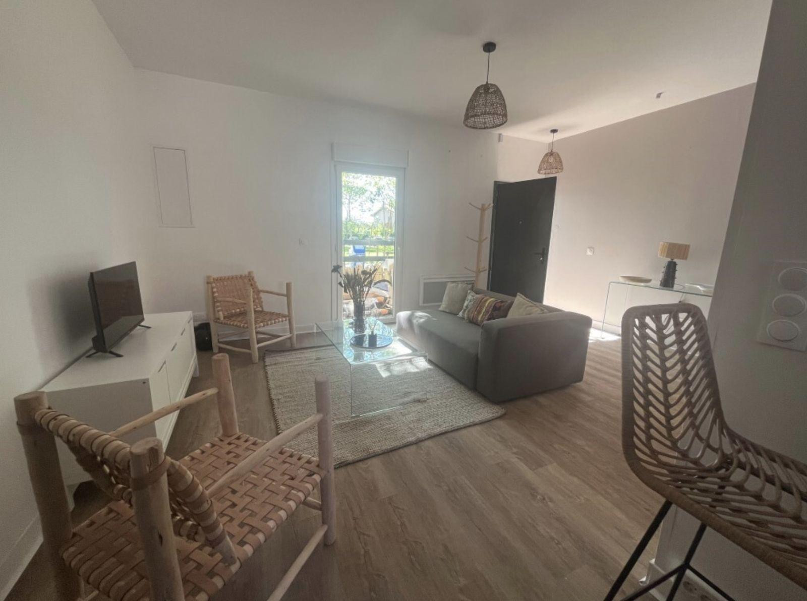 
                                                Location
                                                 Maison meublée à louer