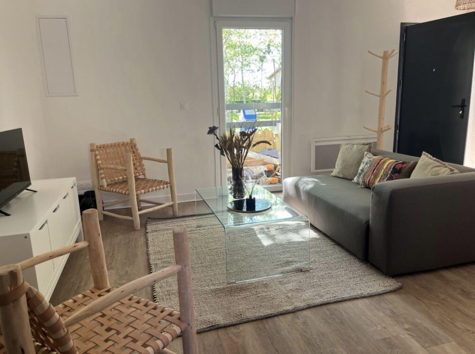 
                                                Location
                                                 Maison meublée à louer