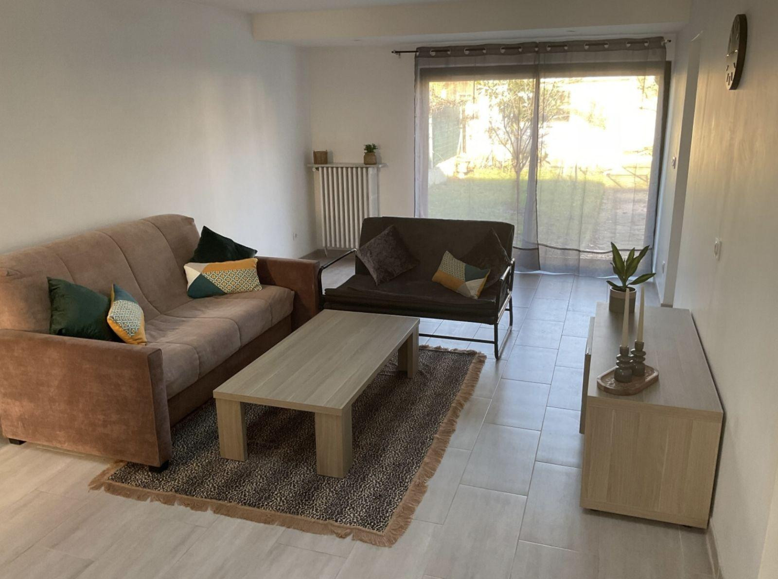 
                                                Location
                                                 Maison meublée à louer