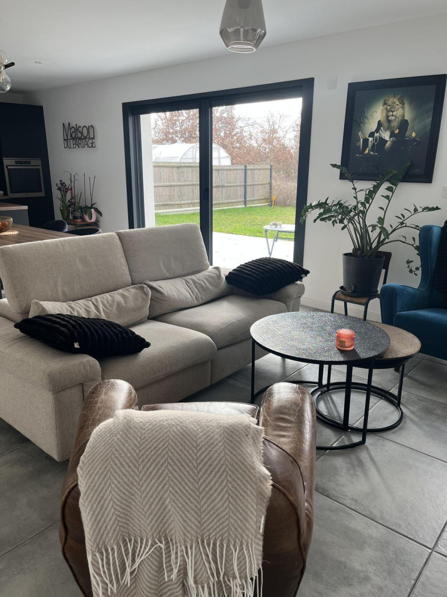 
                                                Location
                                                 Maison meublée avec belles prestations