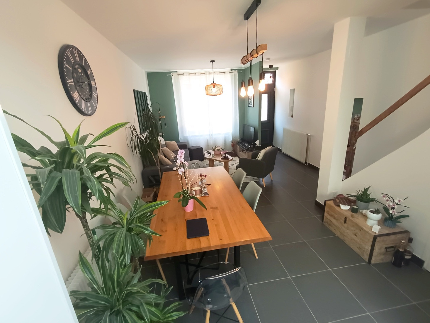 
                                                Location
                                                 Maison meublée, T4 avec cour et véranda