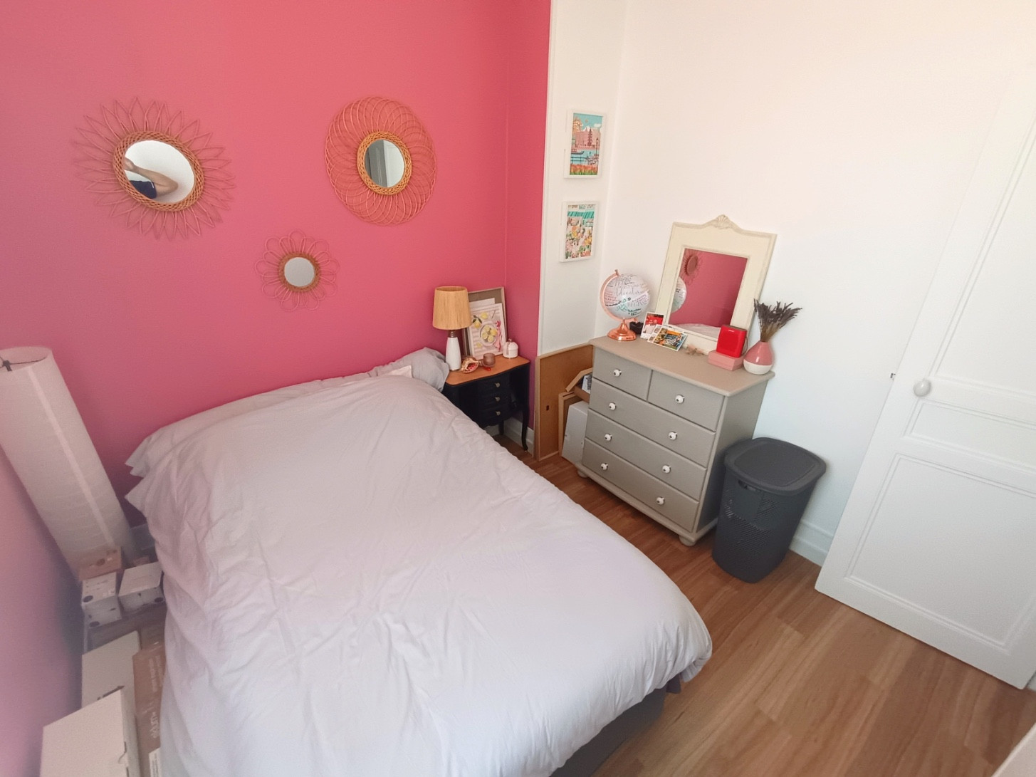 
                                                Location
                                                 Maison meublée, T4 avec cour et véranda