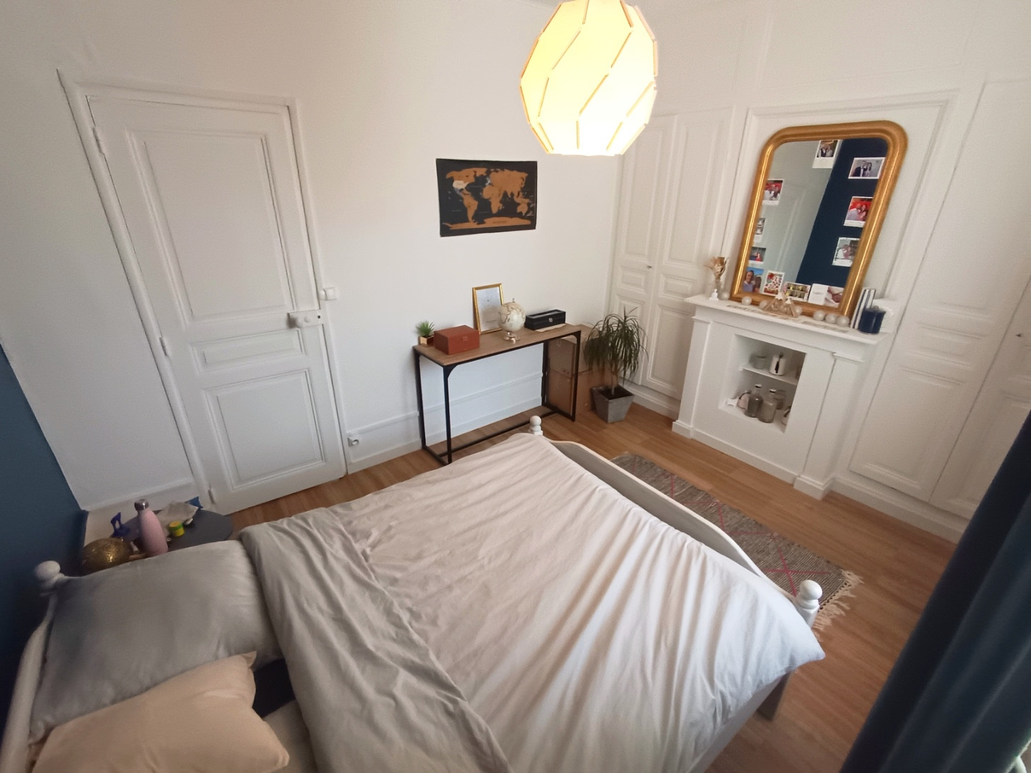 
                                                Location
                                                 Maison meublée, T4 avec cour et véranda