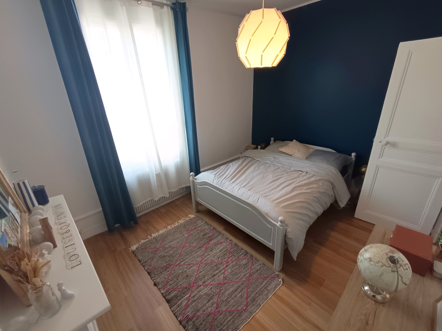 
                                                Location
                                                 Maison meublée, T4 avec cour et véranda