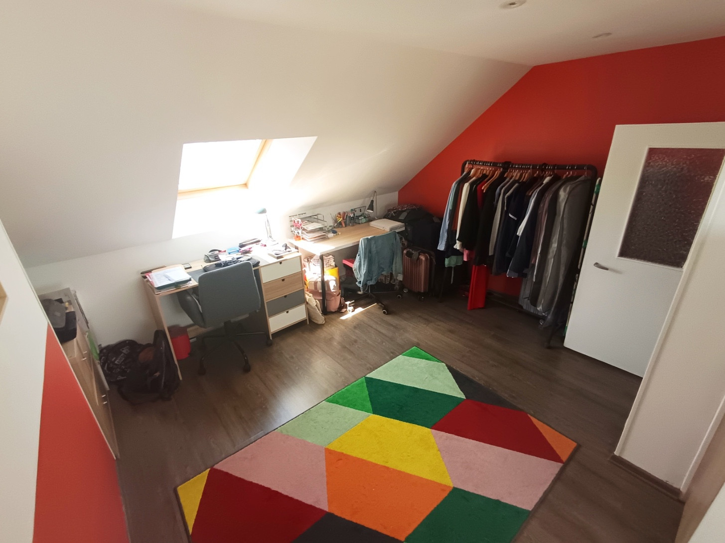 
                                                Location
                                                 Maison meublée, T4 avec cour et véranda