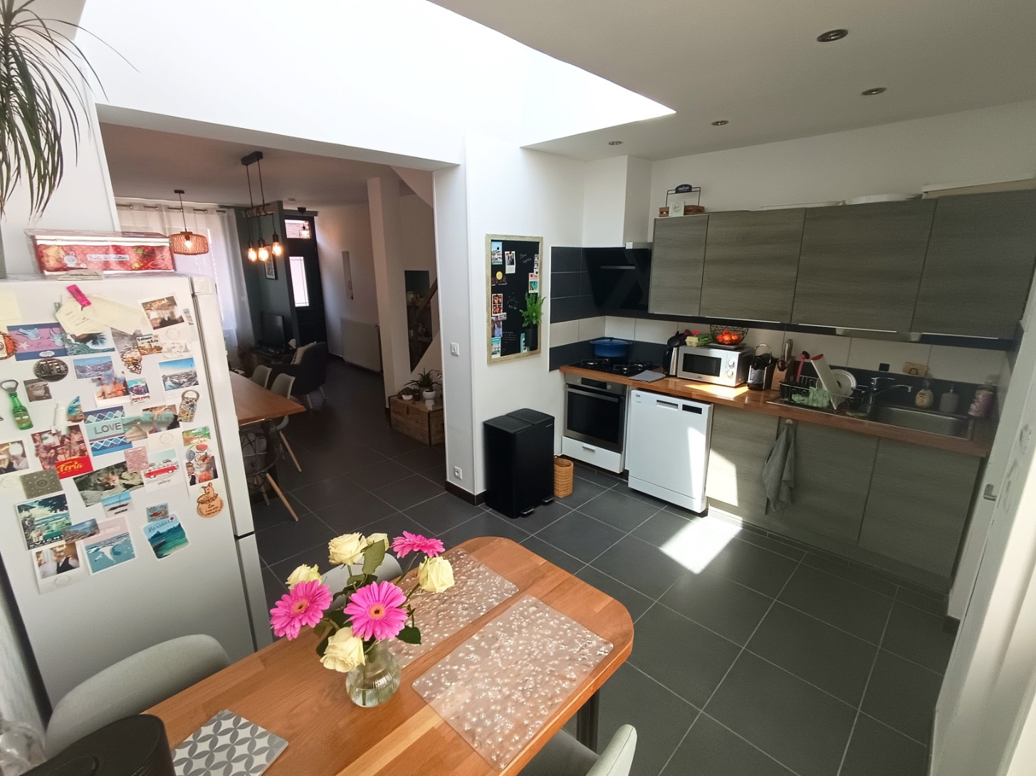 
                                                Location
                                                 Maison meublée, T4 avec cour et véranda