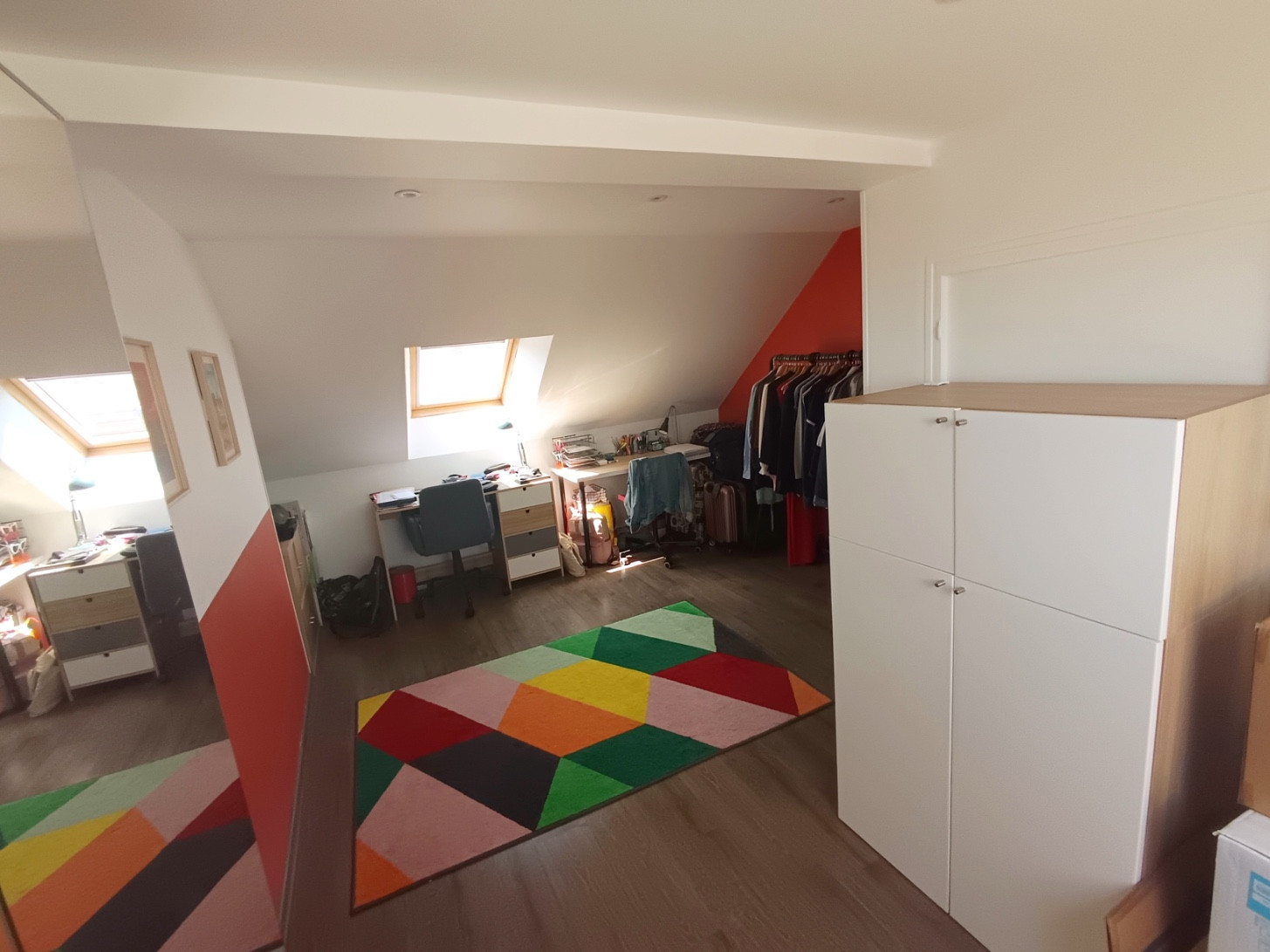
                                                Location
                                                 Maison meublée, T4 avec cour et véranda