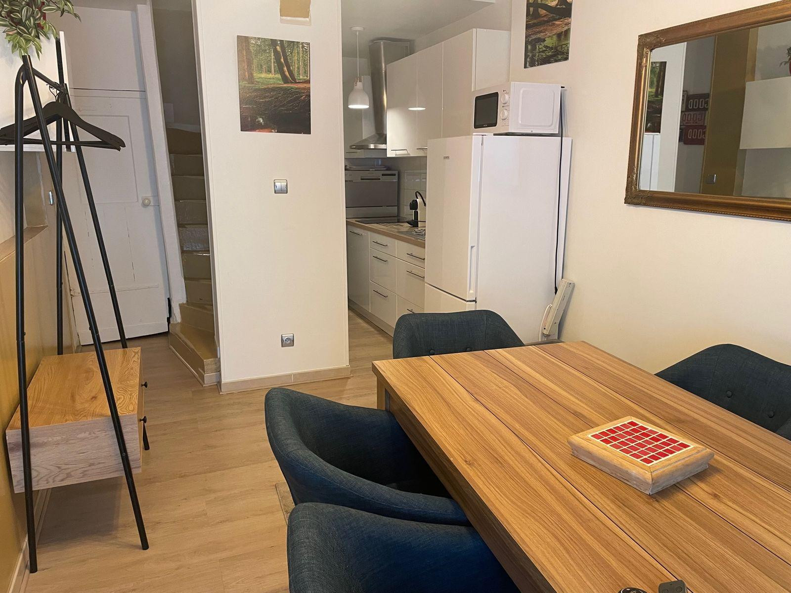 
                                                Location
                                                 Maison meublée , trois chambres, hypercentre