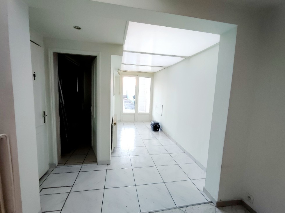 
                                                Vente
                                                 Maison mitoyenne 2 chambres valenciennes !!!!!