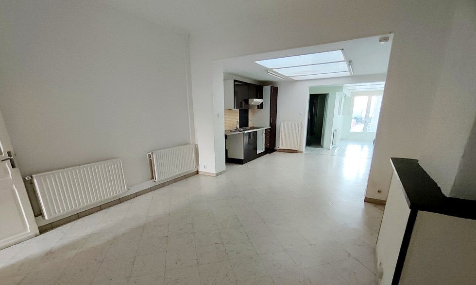 
                                                Vente
                                                 Maison mitoyenne 2 chambres valenciennes !!!!!
