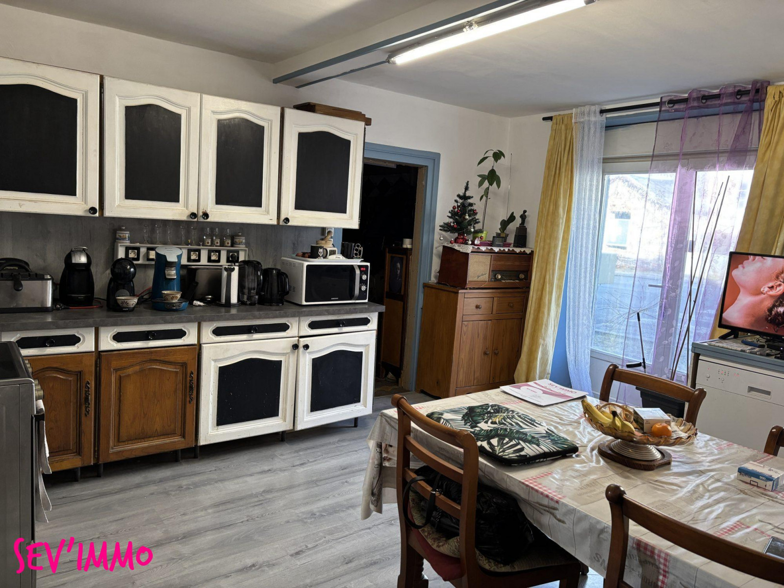 
                                                Vente
                                                 MAISON MITOYENNE 4 CHAMBRES