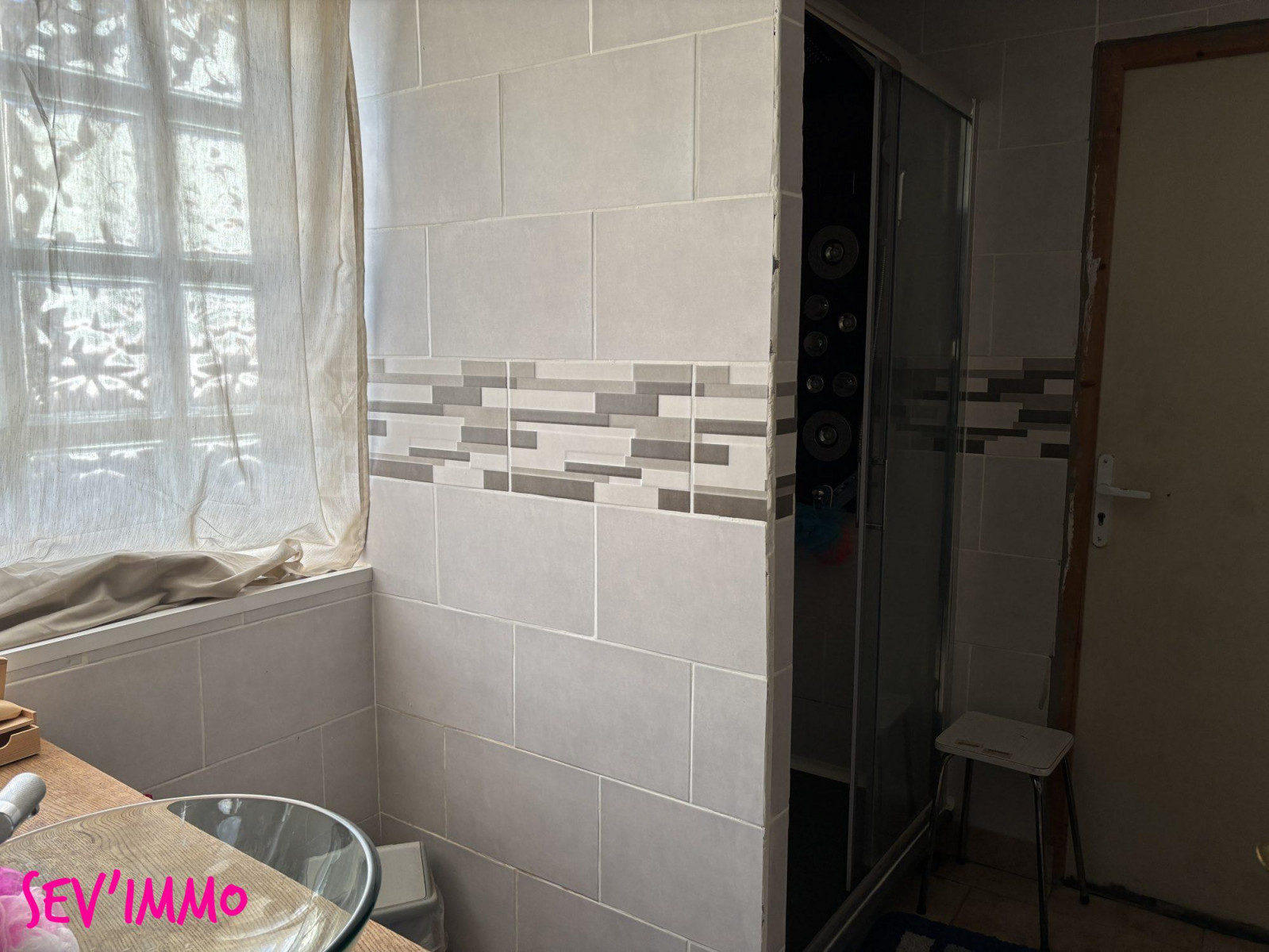 
                                                Vente
                                                 MAISON MITOYENNE 4 CHAMBRES