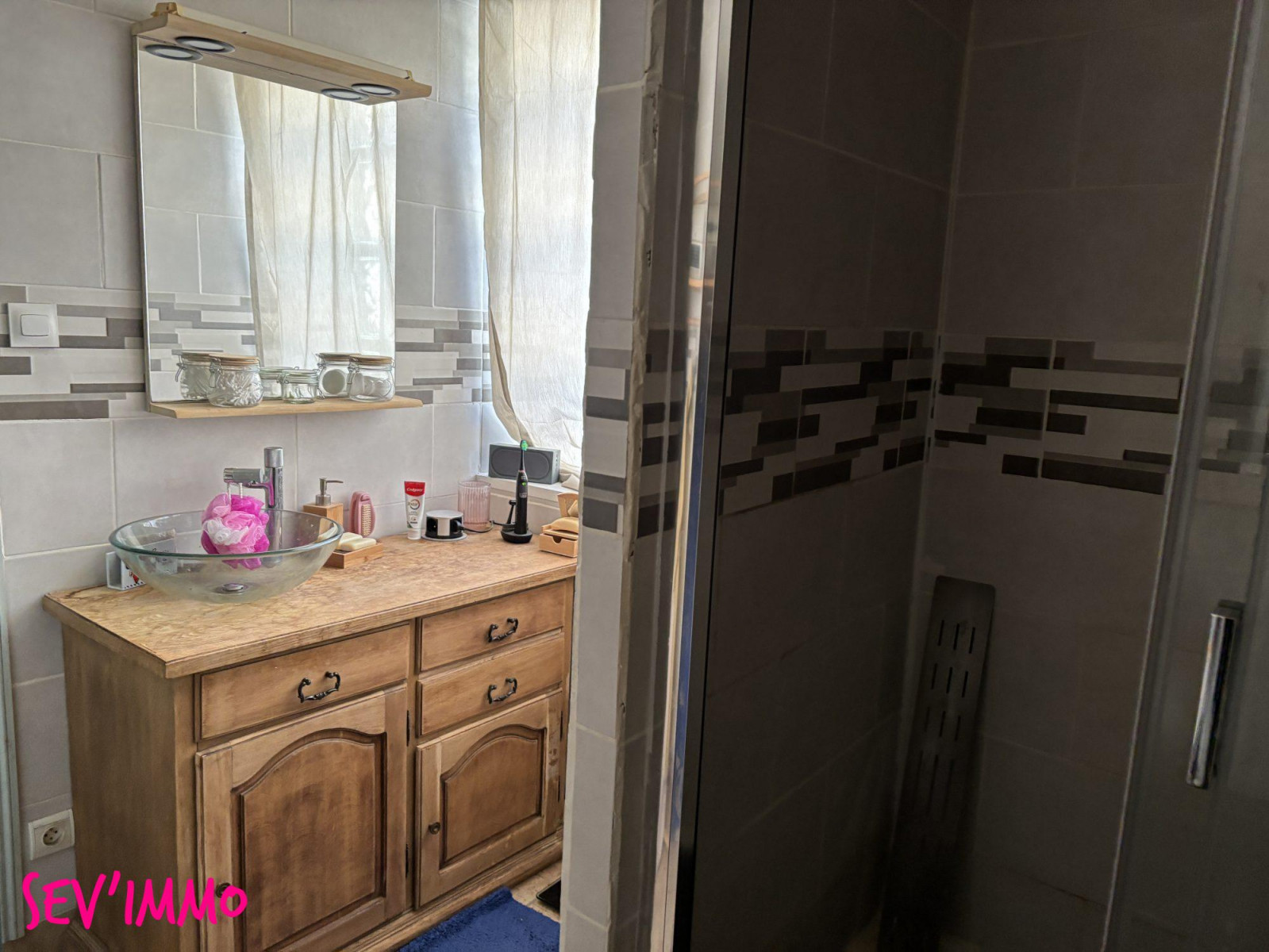 
                                                Vente
                                                 MAISON MITOYENNE 4 CHAMBRES