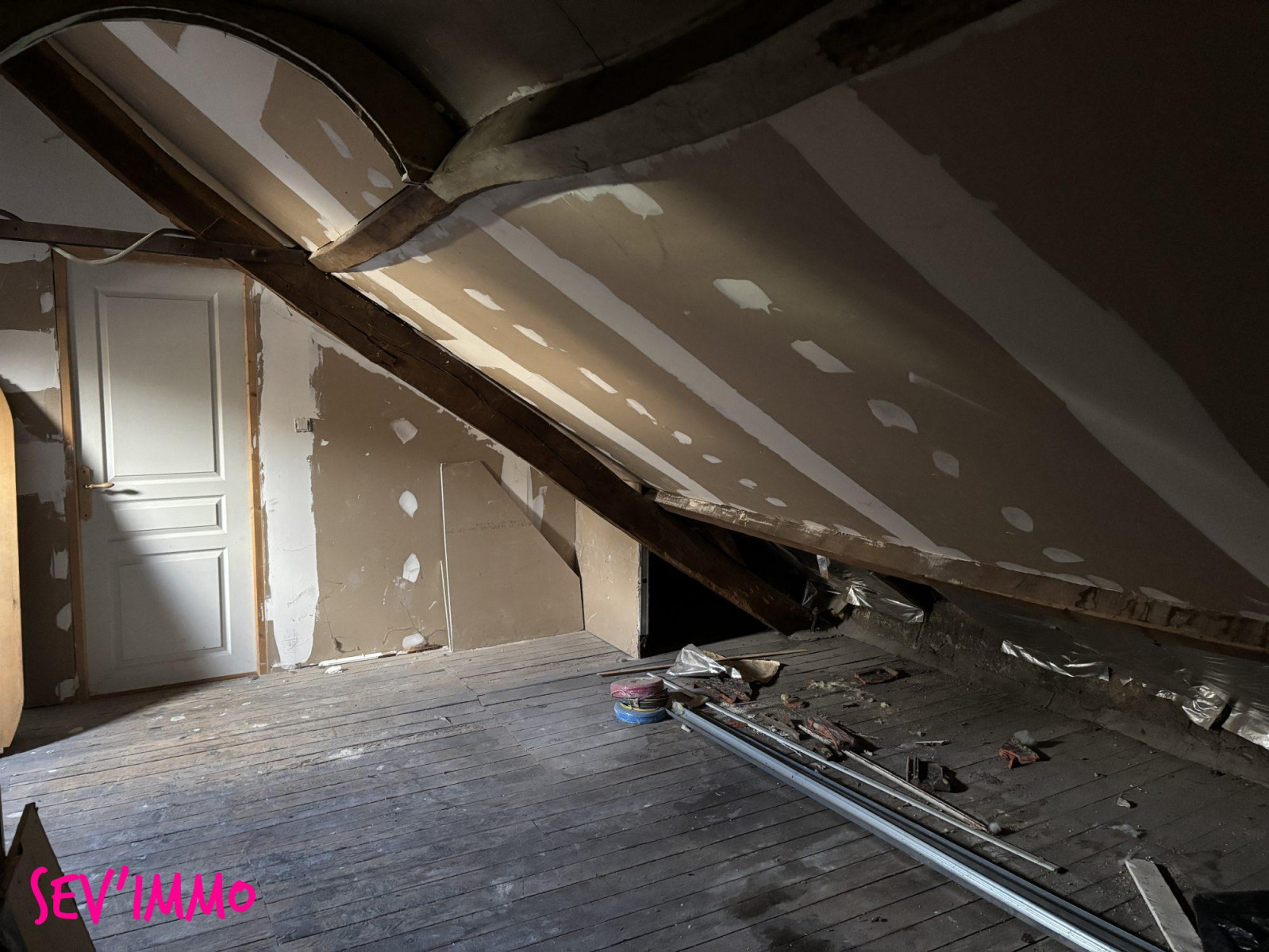
                                                Vente
                                                 MAISON MITOYENNE 4 CHAMBRES