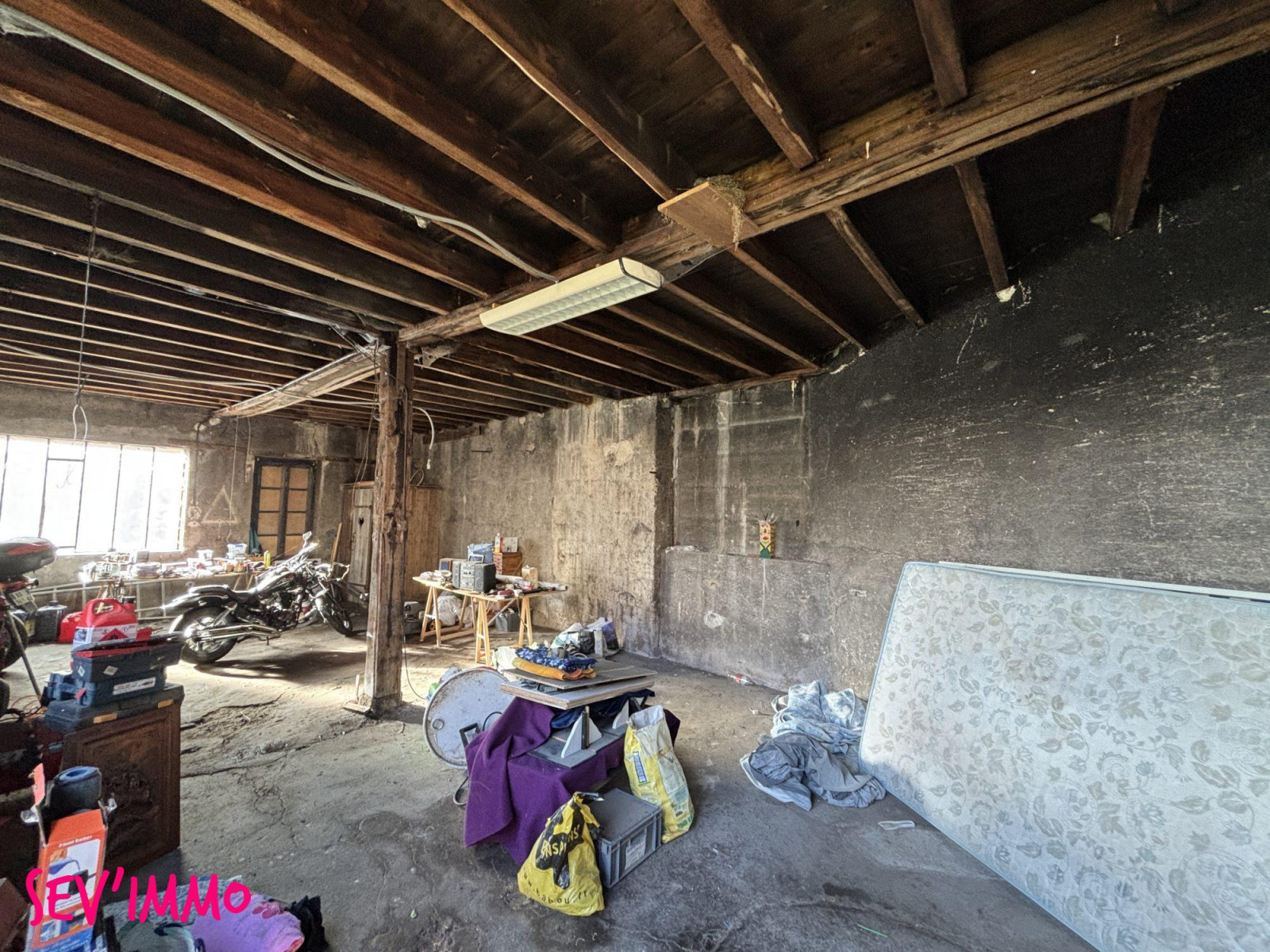 
                                                Vente
                                                 MAISON MITOYENNE 4 CHAMBRES